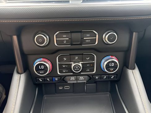 Used 2023 GMC Yukon AT4 AWD/4WD image 22