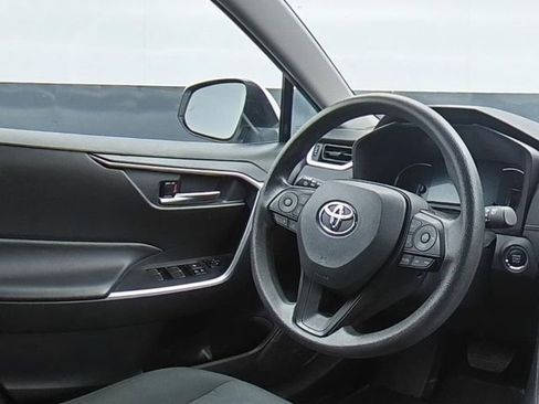 Used 2024 Toyota RAV4 XLE FWD image 17