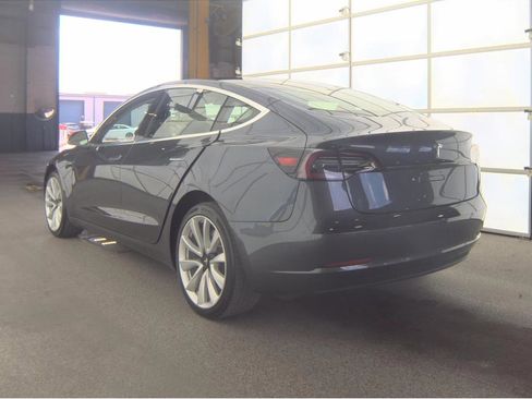 Used 2018 Tesla Model 3 Long Range RWD image 5