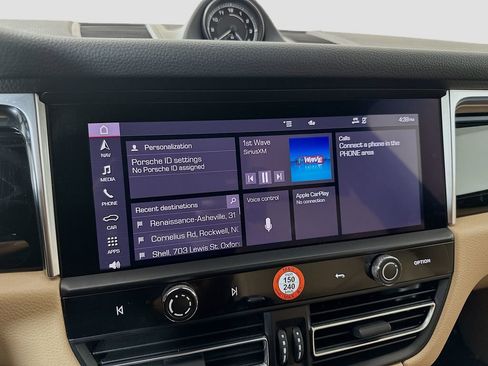 Certified 2023 Porsche Macan AWD/4WD image 15
