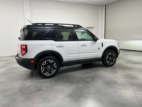 Used 2025 Ford Bronco Sport Outer Banks w/ Outer Banks Tech Package+ AWD/4WD image 9