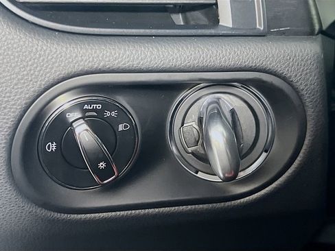 Certified 2023 Porsche Macan GTS image 11