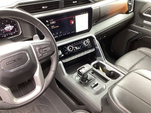 Used 2023 GMC Sierra 1500 Denali w/ Technology Package image 30