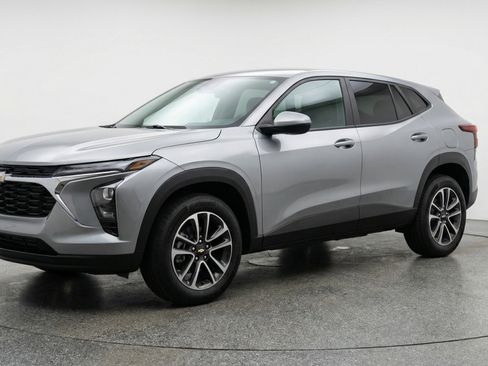 Used 2025 Chevrolet TrailBlazer LT image 3