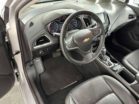 Used 2017 Chevrolet Cruze Premier image 10