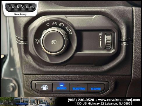 Used 2024 Jeep Wrangler Unlimited Sahara w/ Technology Group AWD/4WD image 18