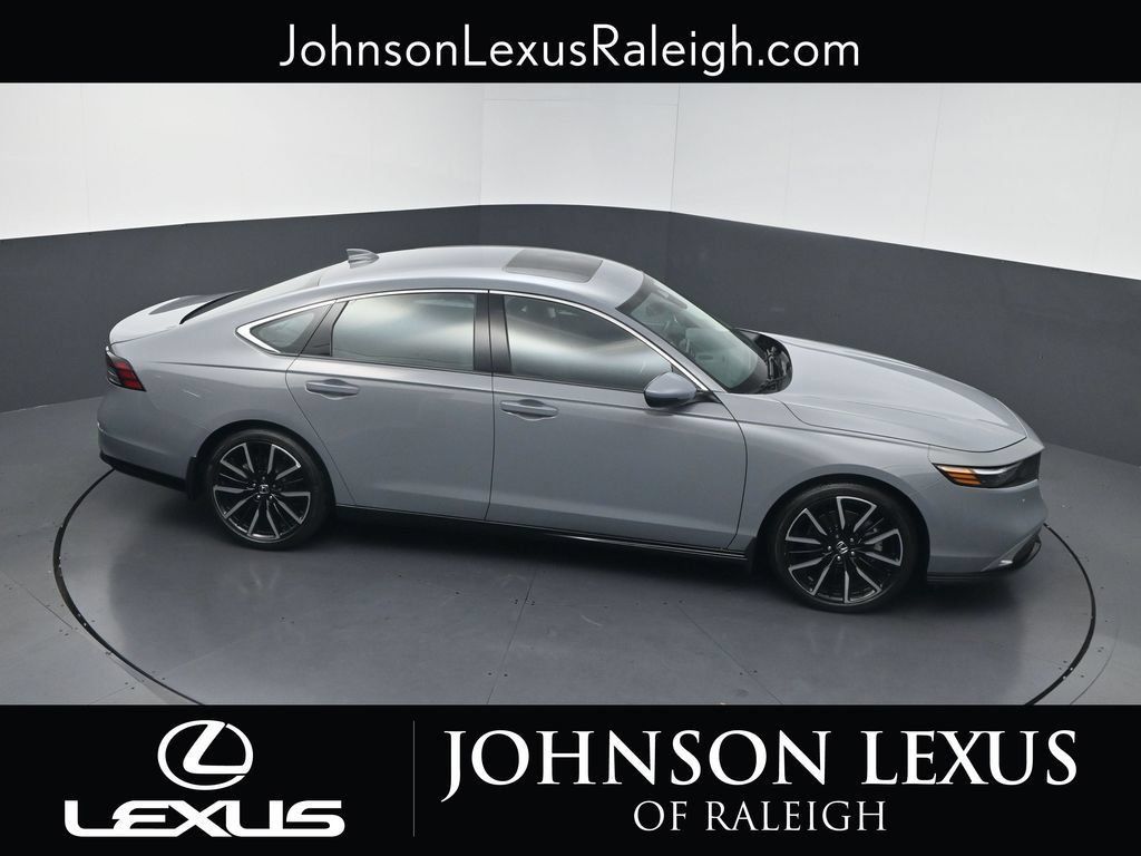 Used 2023 Honda Accord Touring image 28