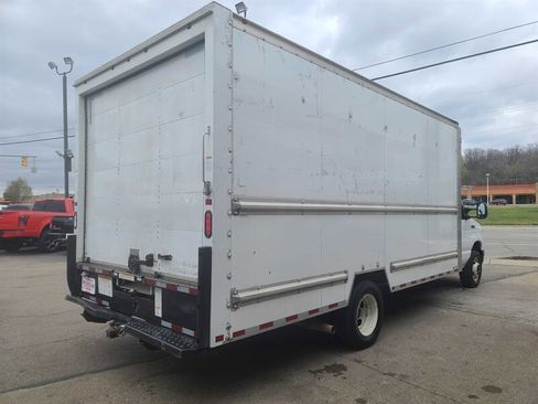 Used 2018 Ford E-350 and Econoline 350 Super Duty image 5