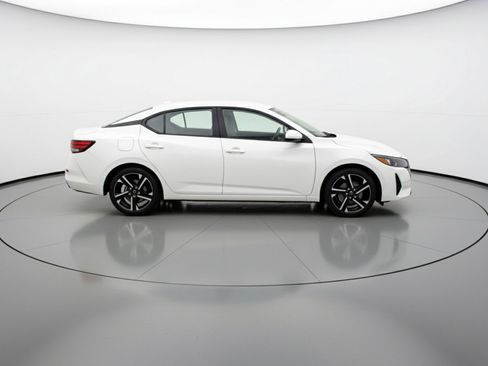 Used 2025 Nissan Sentra SV image 11
