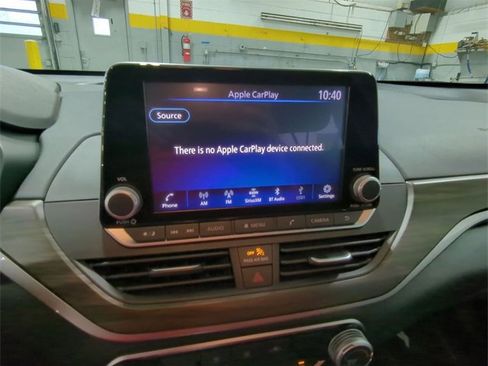 Used 2025 Nissan Altima 2.5 SV image 13