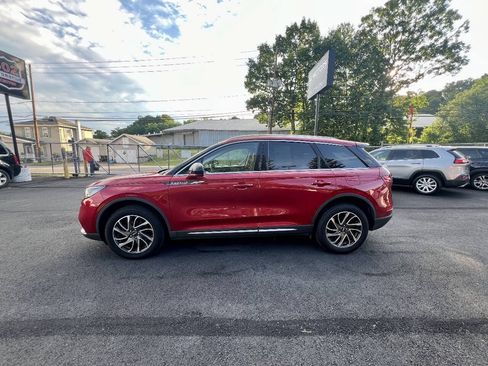 Used 2021 Lincoln Corsair AWD w/ Equipment Group 101A image 2
