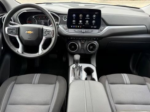 Used 2025 Chevrolet Blazer LT AWD/4WD image 25