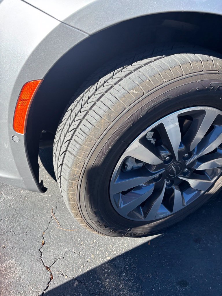 Used 2021 Chrysler Pacifica Touring-L FWD image 10