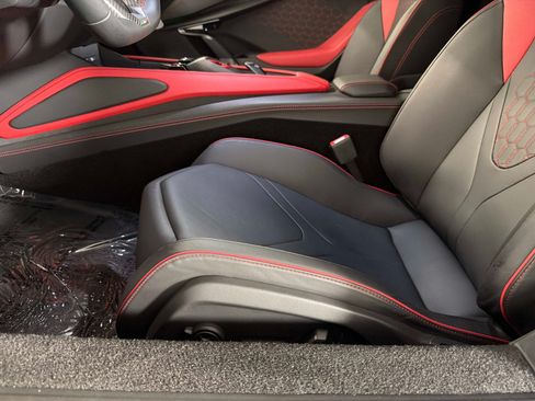 Used 2024 Lamborghini Revuelto AWD/4WD image 30