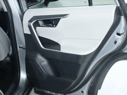 Certified 2020 Toyota RAV4 XLE image 31