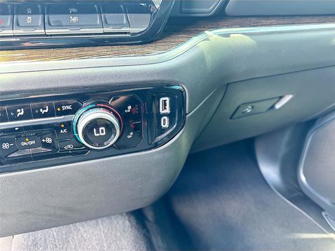 Used 2024 GMC Sierra 1500 Elevation AWD/4WD image 16