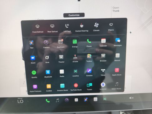 Used 2024 Tesla Model Y Long Range image 35