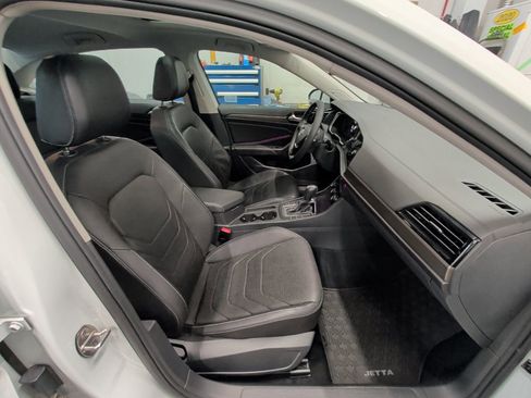 Used 2021 Volkswagen Jetta SEL Premium image 16