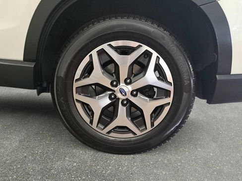 Used 2022 Subaru Forester Premium AWD/4WD image 32