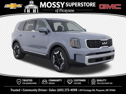 Used 2025 Kia Telluride S FWD image 2