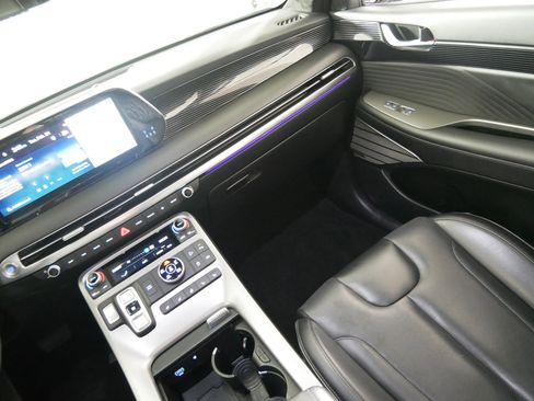 Used 2025 Hyundai Palisade Calligraphy image 11