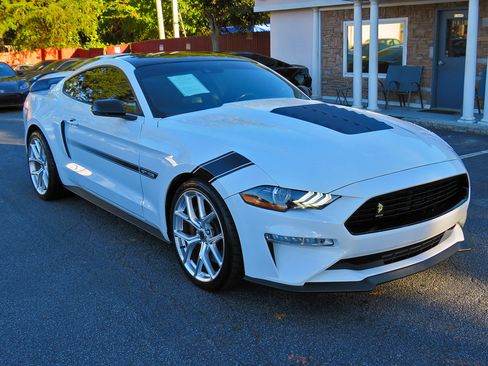 Used 2020 Ford Mustang GT Premium w/ Equipment Group 401A image 5