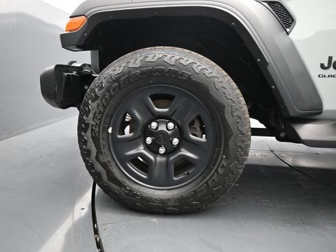 Used 2023 Jeep Gladiator Sport AWD/4WD image 23