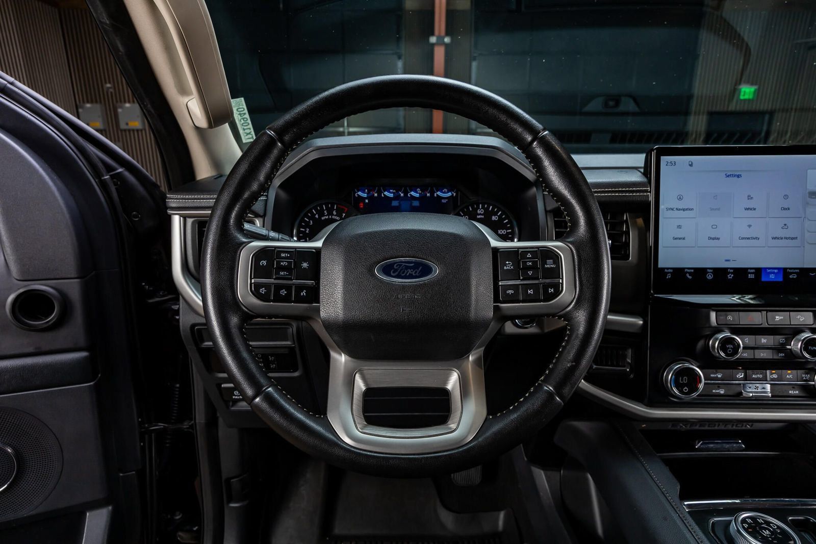 Used 2024 Ford Expedition XLT AWD/4WD image 18