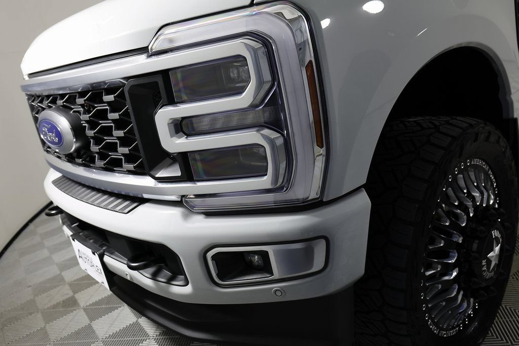 Used 2025 Ford F350 Platinum w/ Platinum Plus Package AWD/4WD image 39