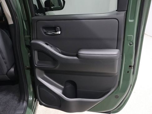 Used 2024 Nissan Frontier SV image 21
