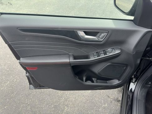 New 2025 Ford Escape ST-Line w/ Tech Pack #1 image 9