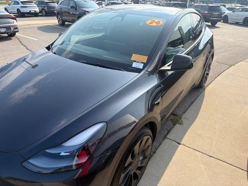 Used 2024 Tesla Model Y Performance AWD/4WD image 4