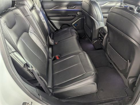 Used 2023 Jeep Grand Cherokee Overland image 29