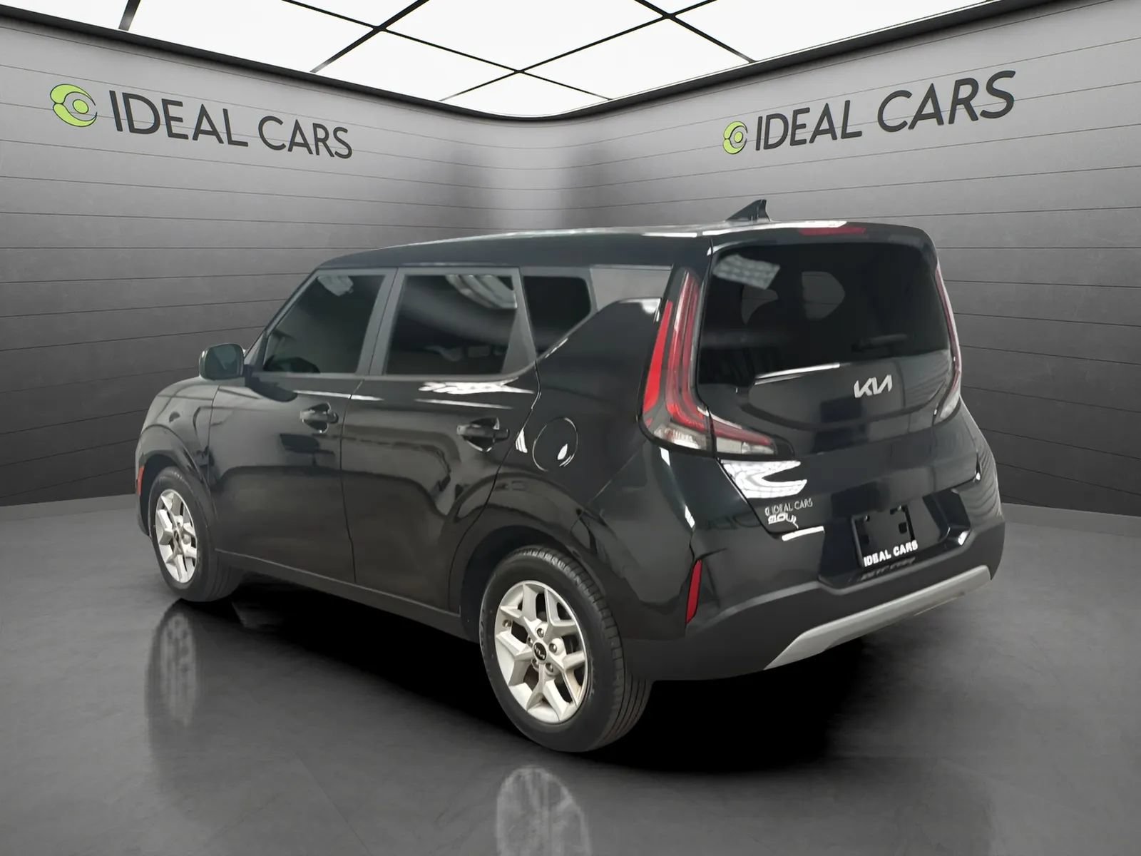 Used 2023 Kia Soul LX w/ LX Technology Package FWD image 8