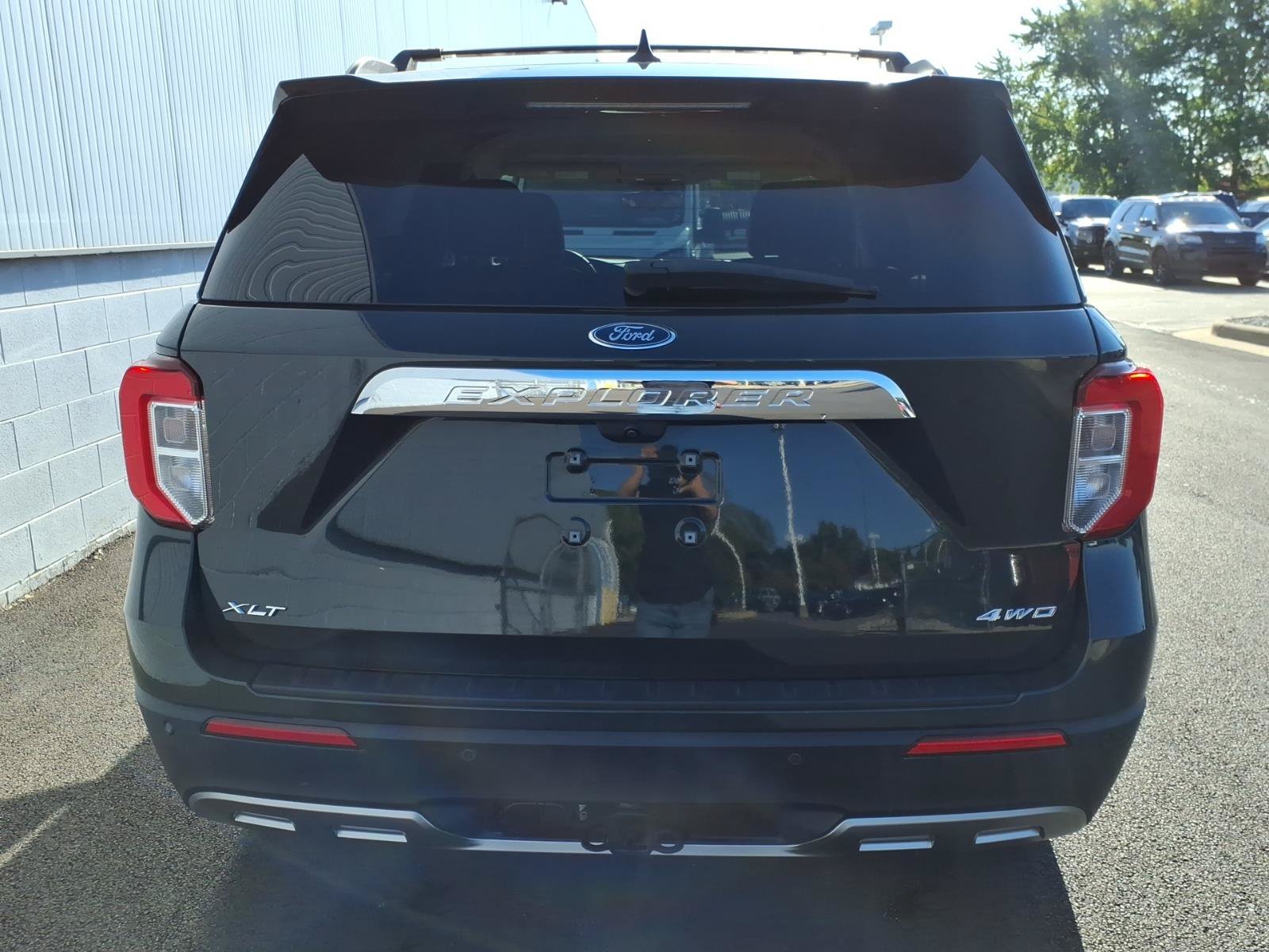 Certified 2023 Ford Explorer XLT w/ Equipment Group 202A AWD/4WD image 5