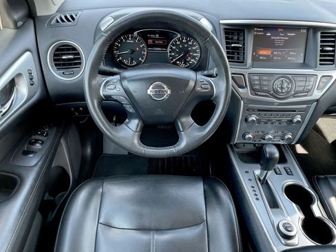 Used 2017 Nissan Pathfinder SL w/ SL Premium Package AWD/4WD image 11