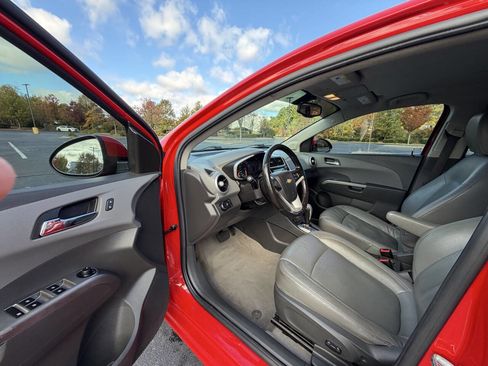 Used 2017 Chevrolet Sonic Premier image 13