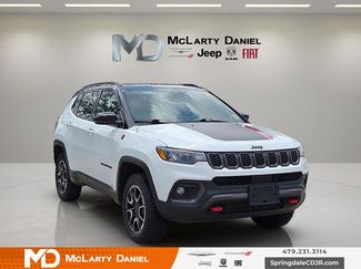 Used 2025 Jeep Compass Trailhawk AWD/4WD video 1