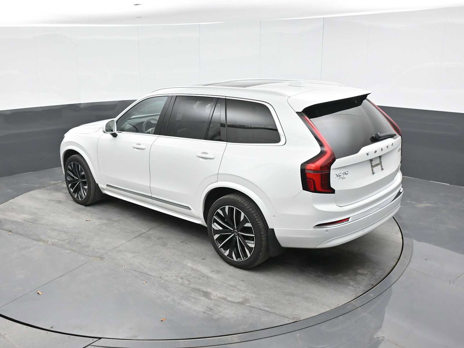 Used 2026 Volvo XC90 B6 Ultra w/ Protection Package AWD/4WD image 12