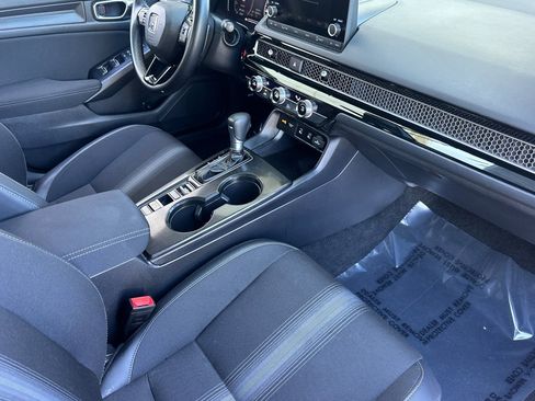 Used 2025 Honda Civic Sport image 31