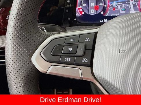 Used 2025 Volkswagen GTI SE FWD image 13