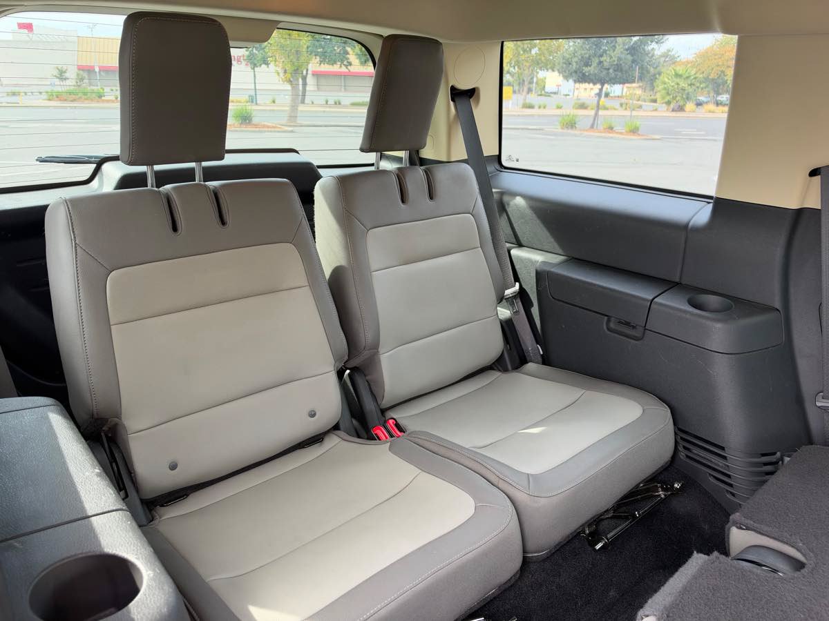 Used 2019 Ford Flex SEL w/ Equipment Group 202A FWD image 26