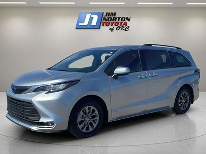 Used 2021 Toyota Sienna XLE