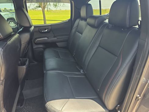 Used 2021 Toyota Tacoma TRD Pro AWD/4WD image 11