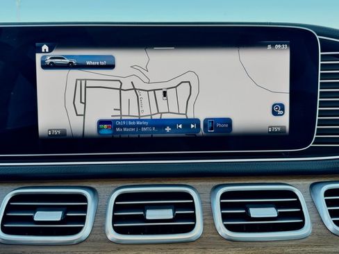 Used 2026 Mercedes-Benz GLS 450 4MATIC image 27