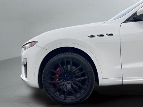 Used 2019 Maserati Levante GTS AWD/4WD image 27