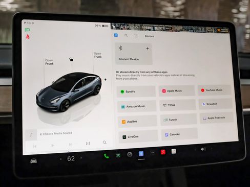 Used 2023 Tesla Model 3 Standard Range image 40