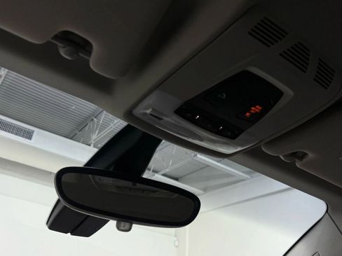 Used 2015 BMW i3 w/ Range Extender image 32