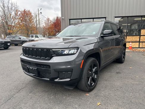 Certified 2022 Jeep Grand Cherokee L Laredo image 5