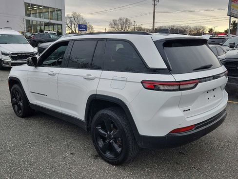Used 2023 Jeep Grand Cherokee Altitude image 4